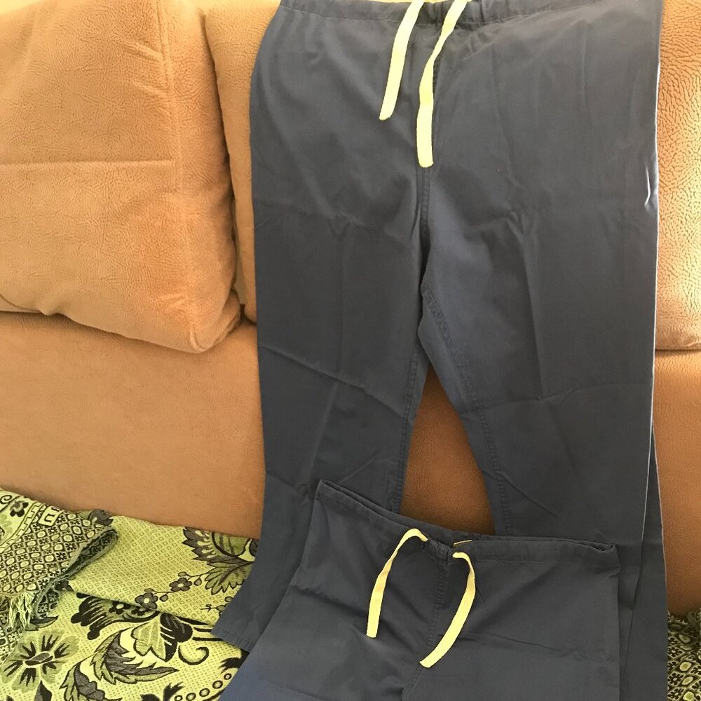 Fashion Seal Healthcare 2 pairs of pants